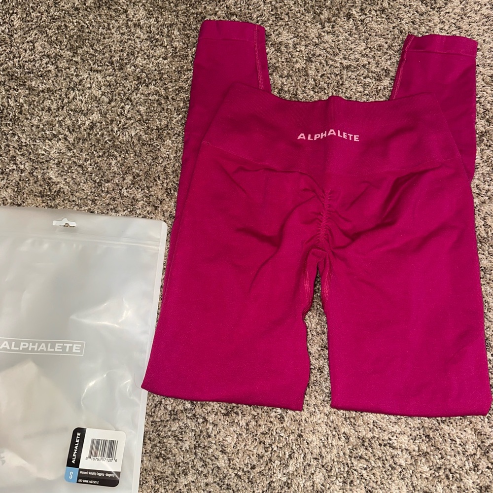 Alphalete Amplify Ultra-High Rise Leggings - Magenta